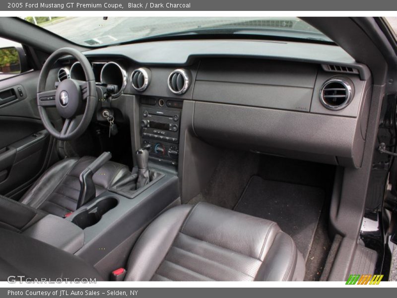 Dashboard of 2005 Mustang GT Premium Coupe