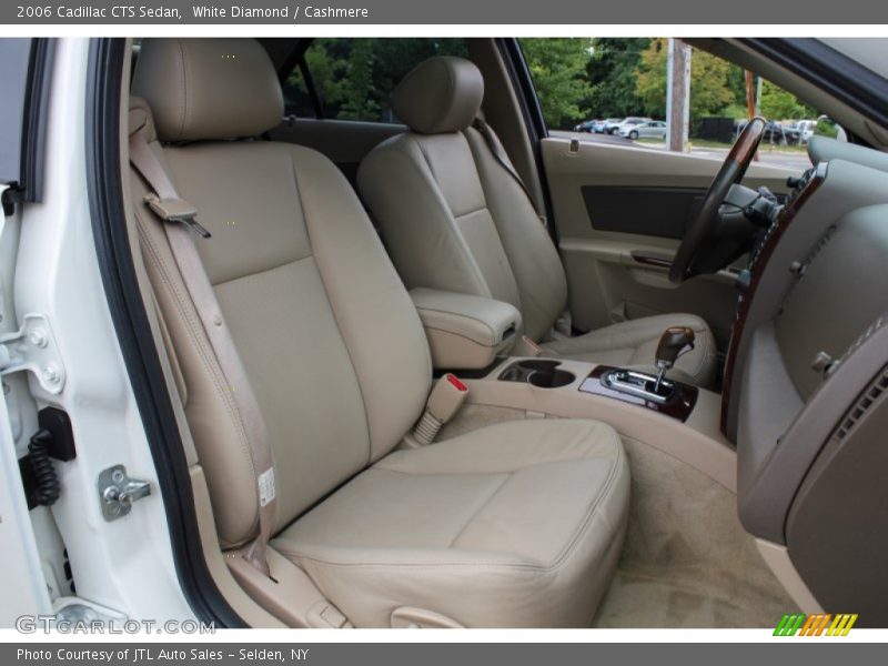White Diamond / Cashmere 2006 Cadillac CTS Sedan