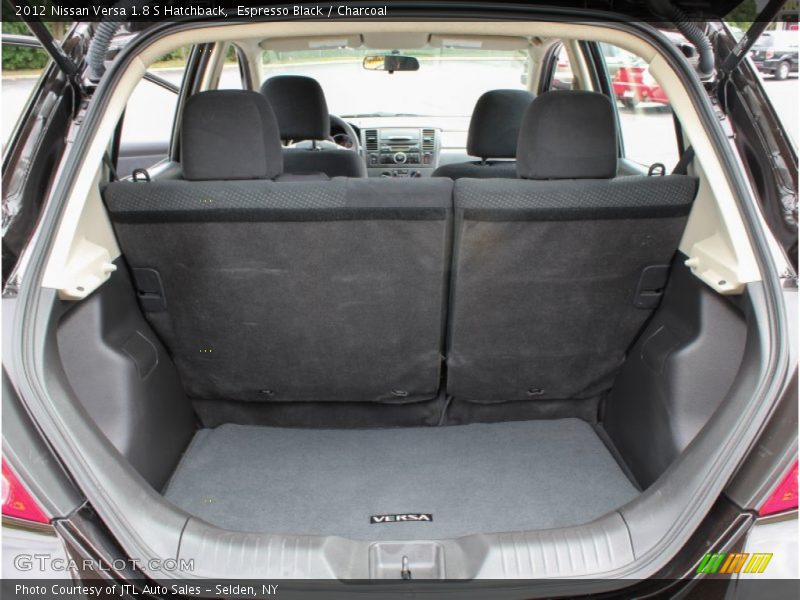  2012 Versa 1.8 S Hatchback Trunk