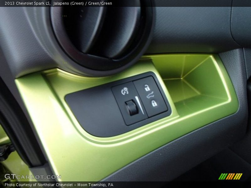 Jalapeno (Green) / Green/Green 2013 Chevrolet Spark LS