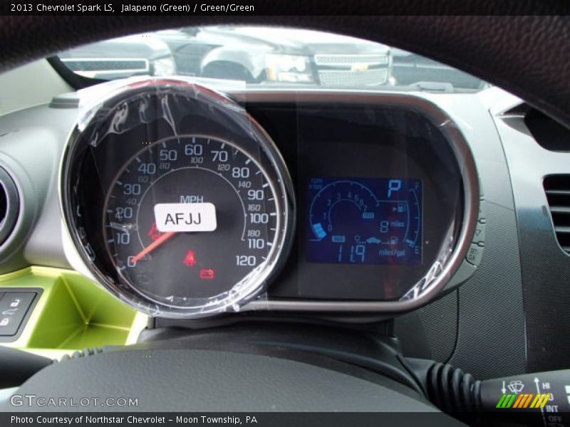 Jalapeno (Green) / Green/Green 2013 Chevrolet Spark LS