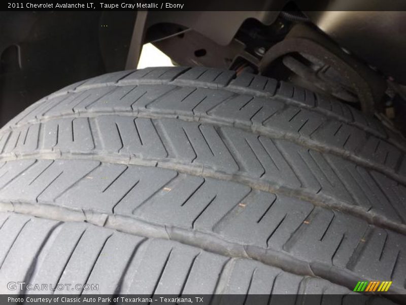 Taupe Gray Metallic / Ebony 2011 Chevrolet Avalanche LT