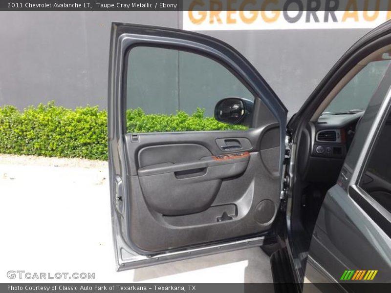 Taupe Gray Metallic / Ebony 2011 Chevrolet Avalanche LT