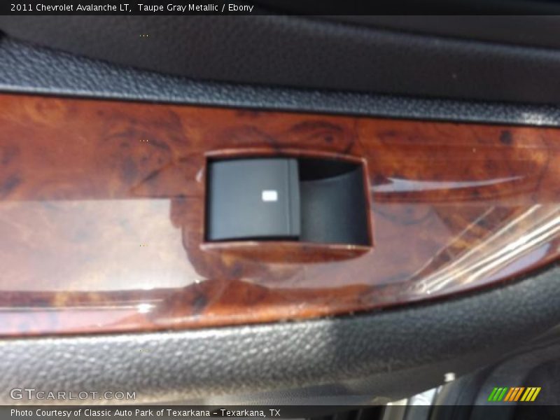 Taupe Gray Metallic / Ebony 2011 Chevrolet Avalanche LT