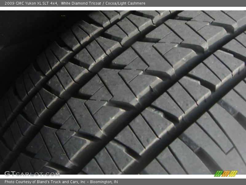 White Diamond Tricoat / Cocoa/Light Cashmere 2009 GMC Yukon XL SLT 4x4
