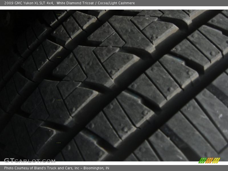 White Diamond Tricoat / Cocoa/Light Cashmere 2009 GMC Yukon XL SLT 4x4
