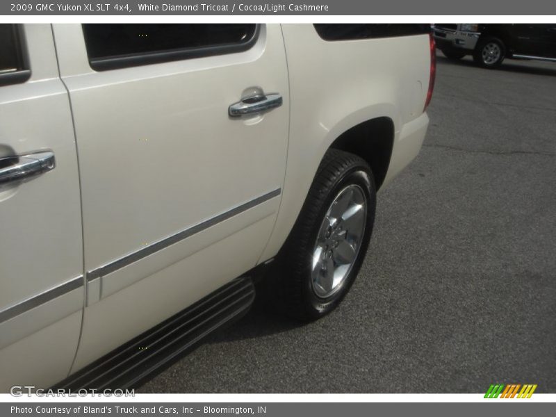 White Diamond Tricoat / Cocoa/Light Cashmere 2009 GMC Yukon XL SLT 4x4