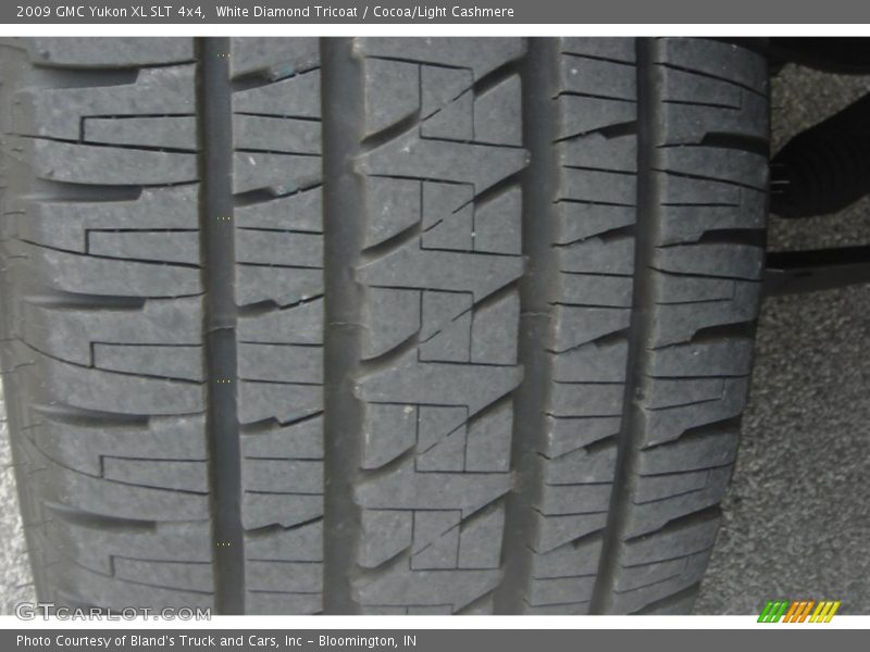 White Diamond Tricoat / Cocoa/Light Cashmere 2009 GMC Yukon XL SLT 4x4