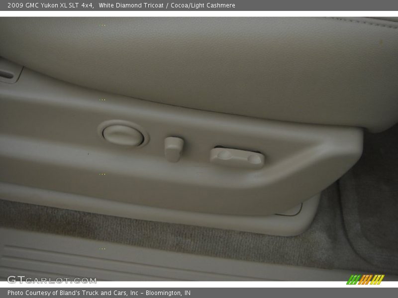 White Diamond Tricoat / Cocoa/Light Cashmere 2009 GMC Yukon XL SLT 4x4