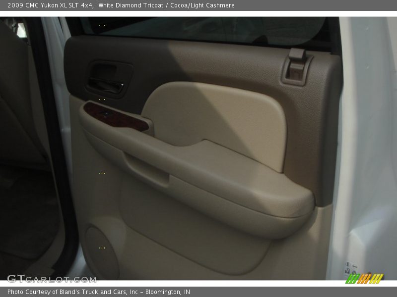 White Diamond Tricoat / Cocoa/Light Cashmere 2009 GMC Yukon XL SLT 4x4
