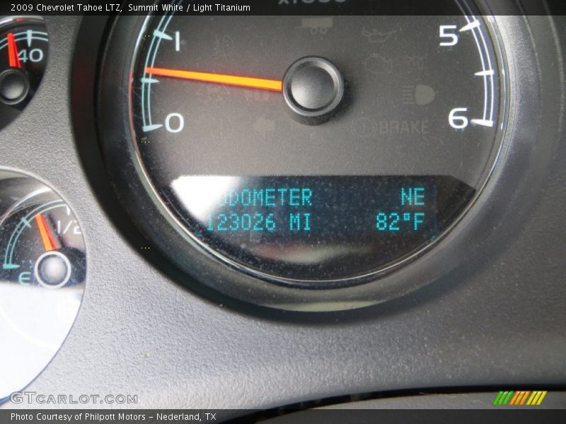 Summit White / Light Titanium 2009 Chevrolet Tahoe LTZ