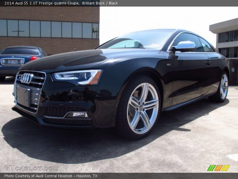 Front 3/4 View of 2014 S5 3.0T Prestige quattro Coupe