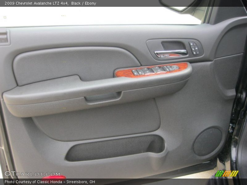 Black / Ebony 2009 Chevrolet Avalanche LTZ 4x4