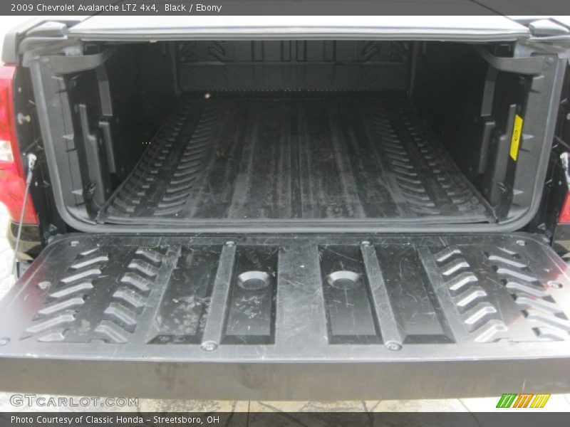 Black / Ebony 2009 Chevrolet Avalanche LTZ 4x4