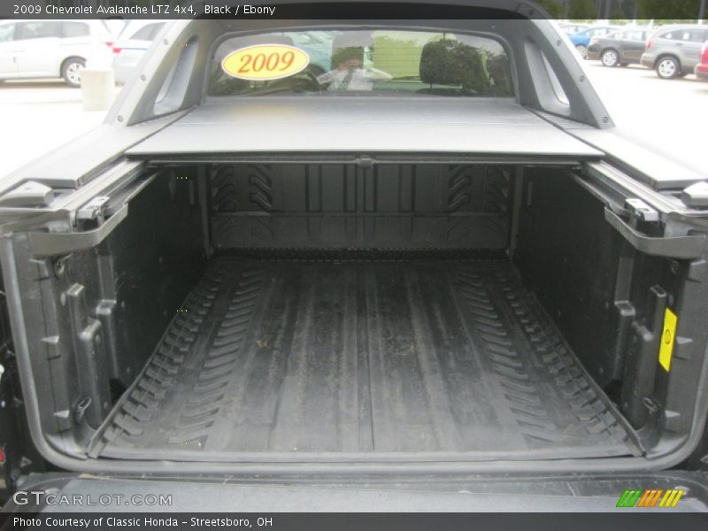 Black / Ebony 2009 Chevrolet Avalanche LTZ 4x4