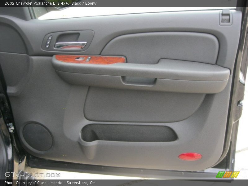 Black / Ebony 2009 Chevrolet Avalanche LTZ 4x4
