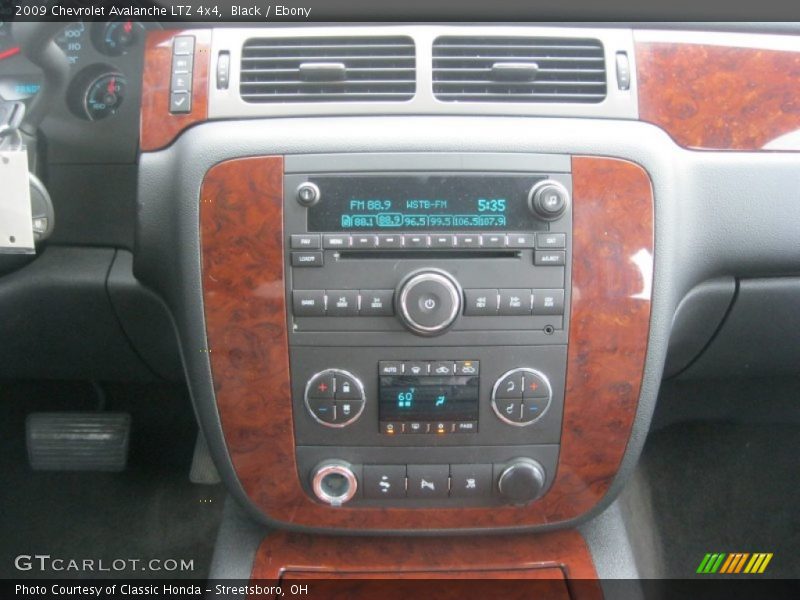 Black / Ebony 2009 Chevrolet Avalanche LTZ 4x4