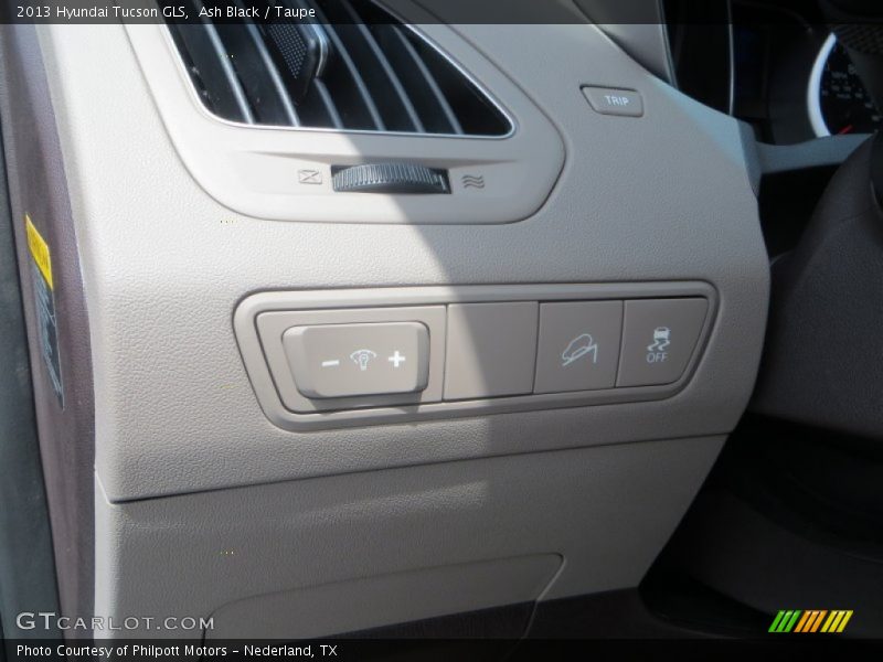 Ash Black / Taupe 2013 Hyundai Tucson GLS