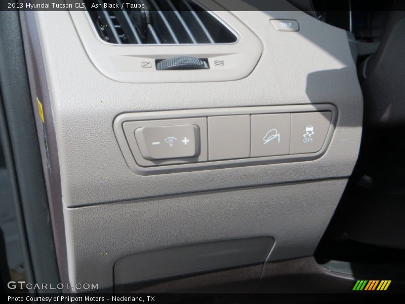 Ash Black / Taupe 2013 Hyundai Tucson GLS