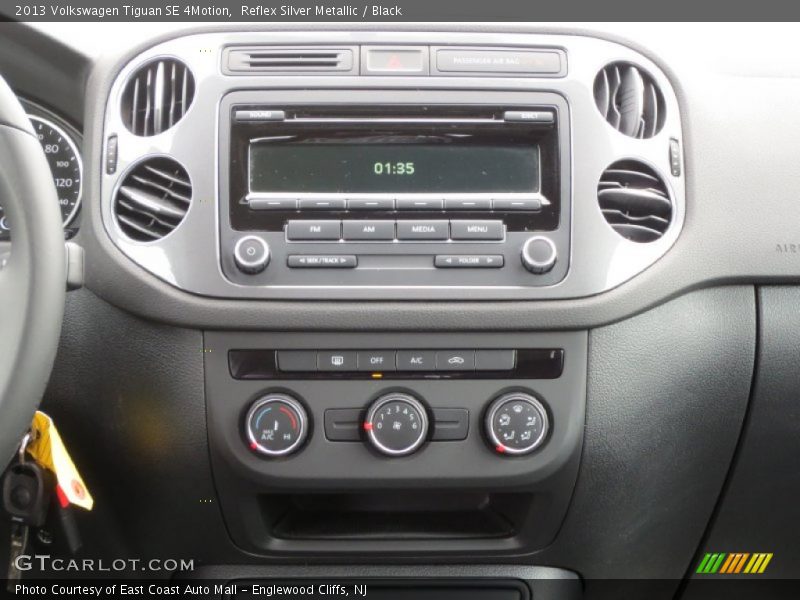 Reflex Silver Metallic / Black 2013 Volkswagen Tiguan SE 4Motion
