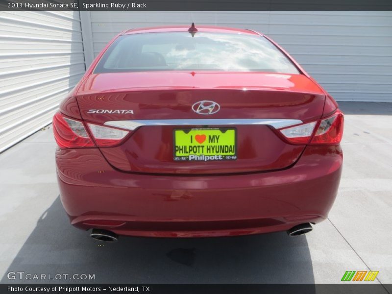 Sparkling Ruby / Black 2013 Hyundai Sonata SE