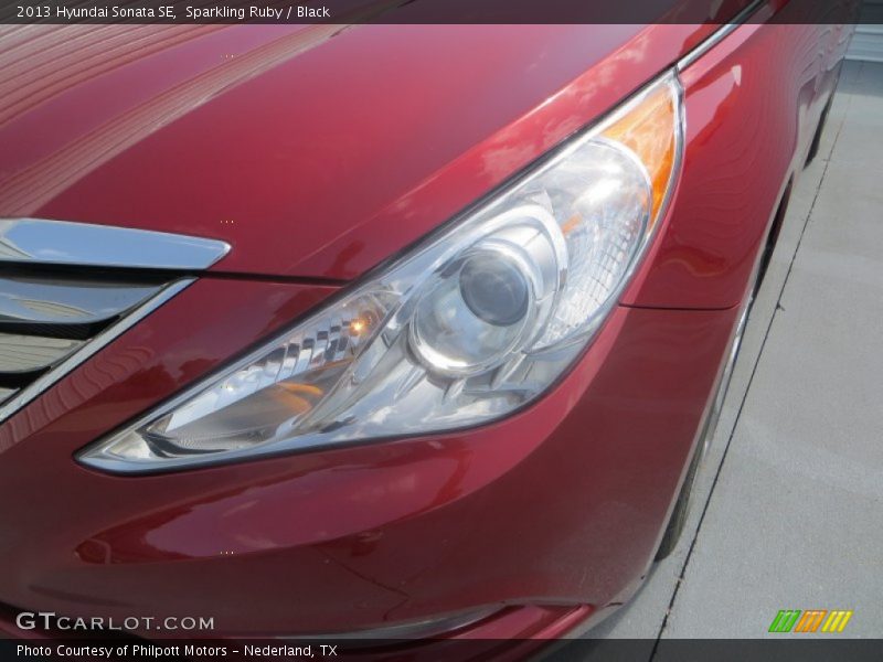 Sparkling Ruby / Black 2013 Hyundai Sonata SE