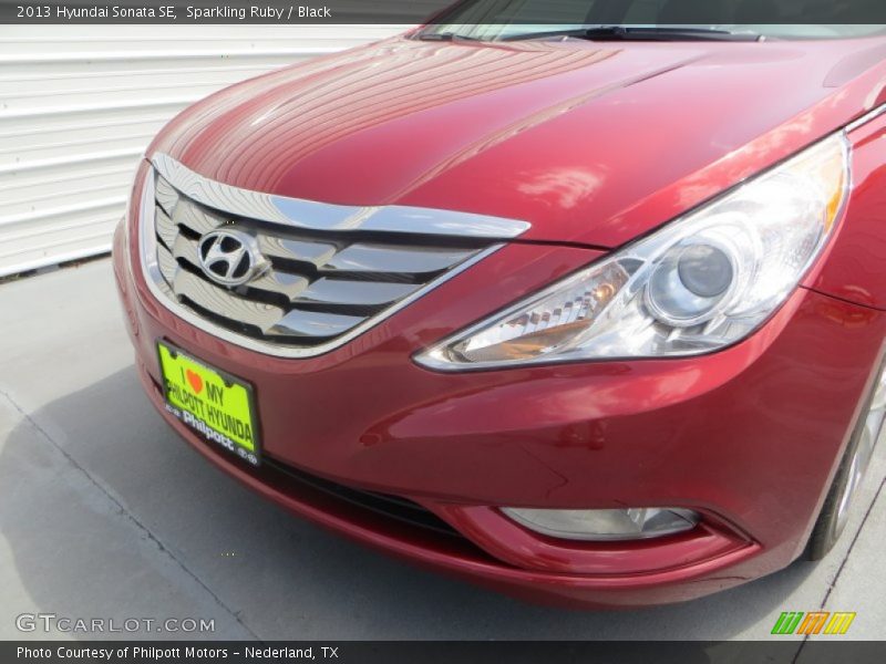 Sparkling Ruby / Black 2013 Hyundai Sonata SE