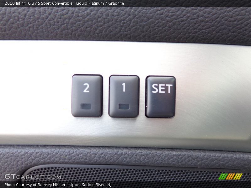 Liquid Platinum / Graphite 2010 Infiniti G 37 S Sport Convertible