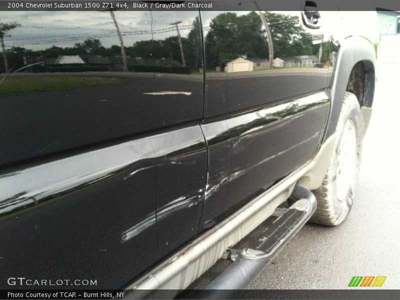 Black / Gray/Dark Charcoal 2004 Chevrolet Suburban 1500 Z71 4x4