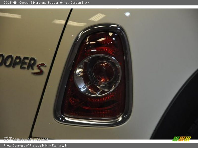 Pepper White / Carbon Black 2013 Mini Cooper S Hardtop