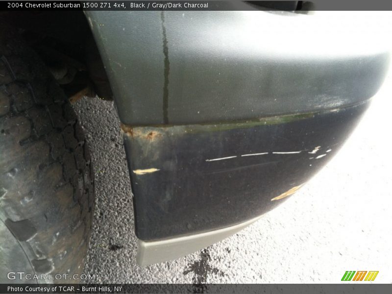 Black / Gray/Dark Charcoal 2004 Chevrolet Suburban 1500 Z71 4x4