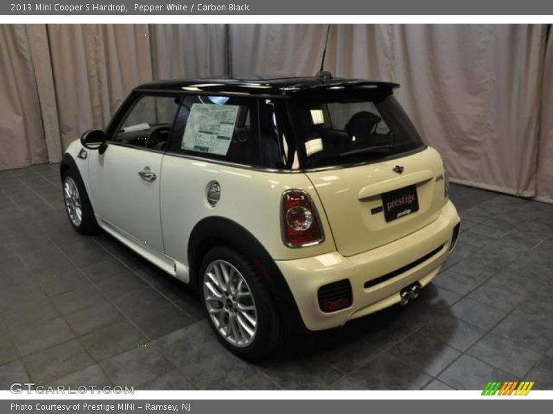 Pepper White / Carbon Black 2013 Mini Cooper S Hardtop