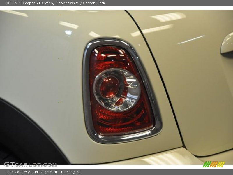 Pepper White / Carbon Black 2013 Mini Cooper S Hardtop