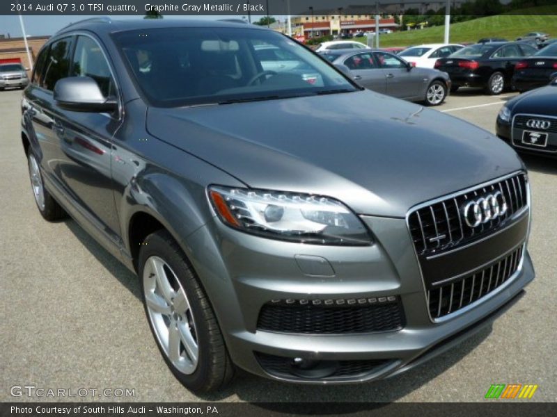 Front 3/4 View of 2014 Q7 3.0 TFSI quattro