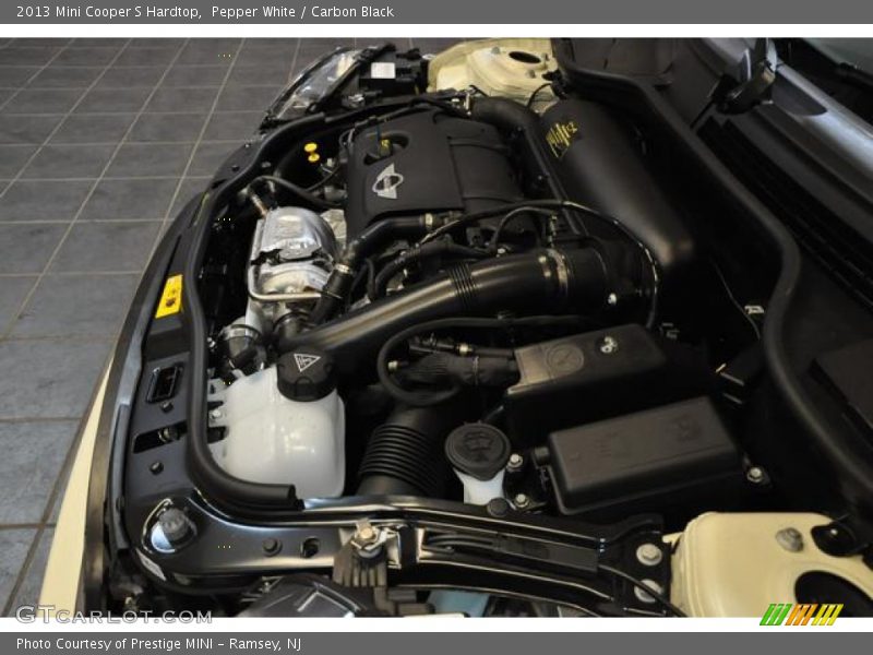 Pepper White / Carbon Black 2013 Mini Cooper S Hardtop