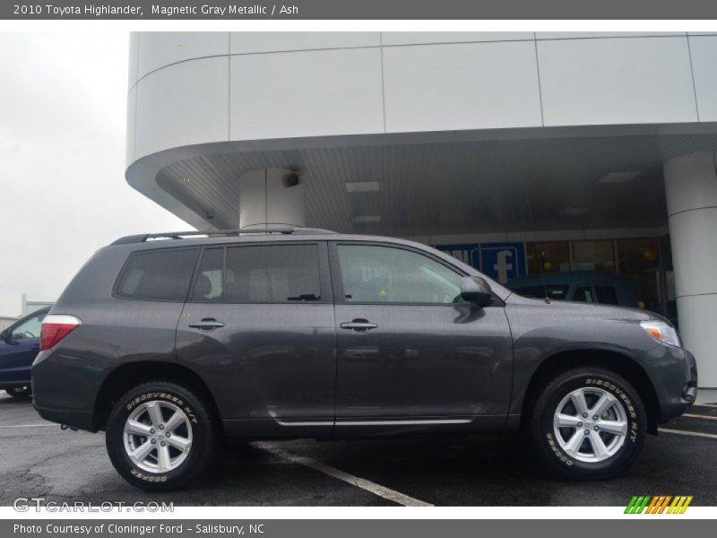 Magnetic Gray Metallic / Ash 2010 Toyota Highlander