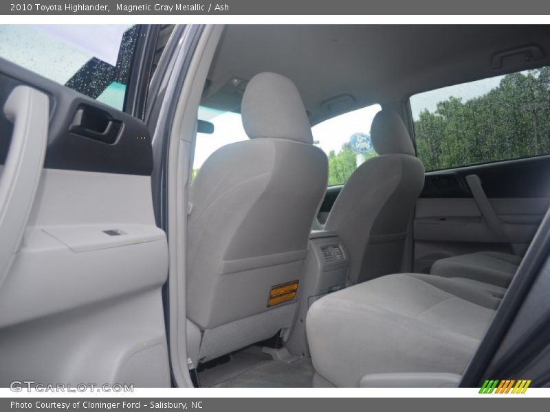Magnetic Gray Metallic / Ash 2010 Toyota Highlander