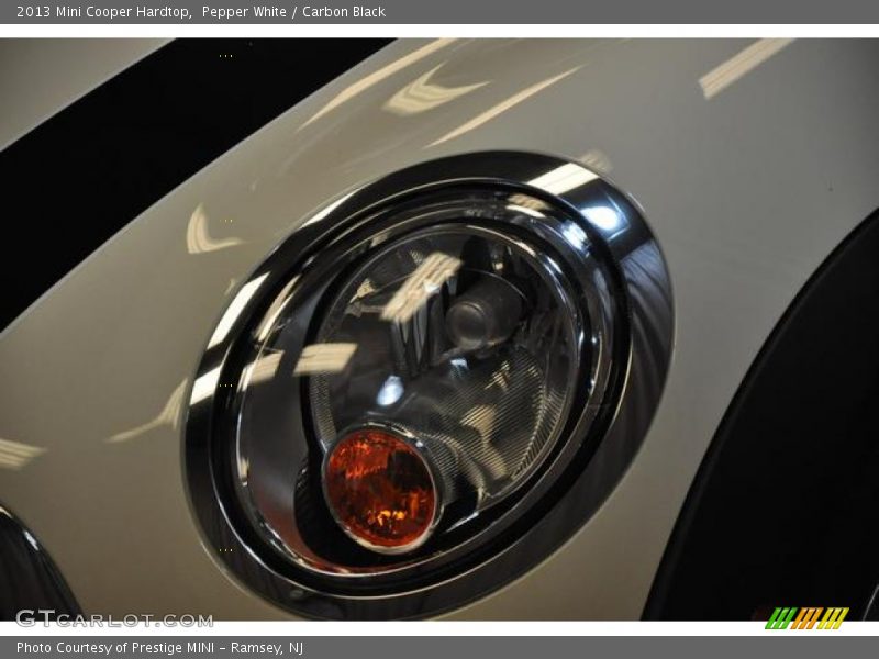 Pepper White / Carbon Black 2013 Mini Cooper Hardtop