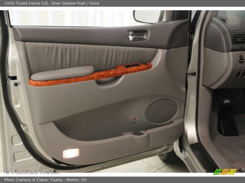 Silver Shadow Pearl / Stone 2009 Toyota Sienna XLE