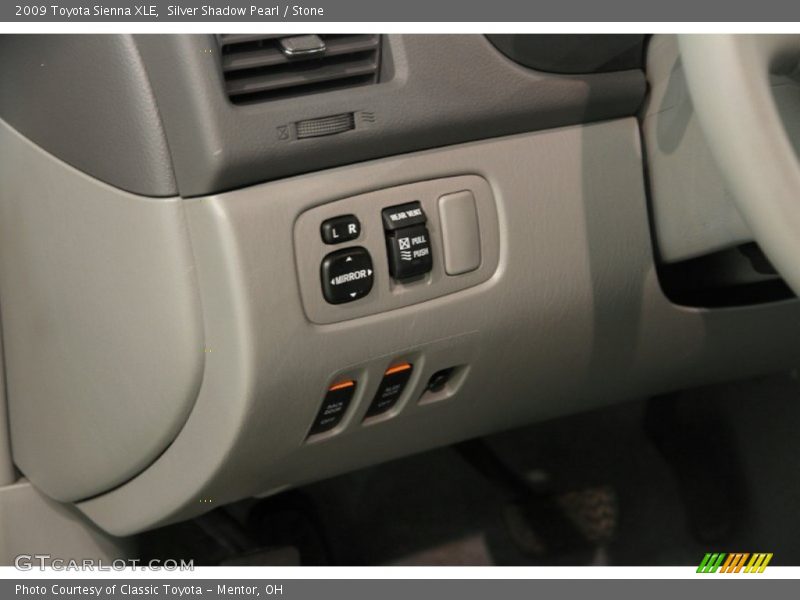 Silver Shadow Pearl / Stone 2009 Toyota Sienna XLE