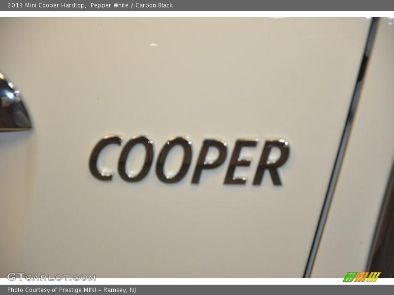 Pepper White / Carbon Black 2013 Mini Cooper Hardtop