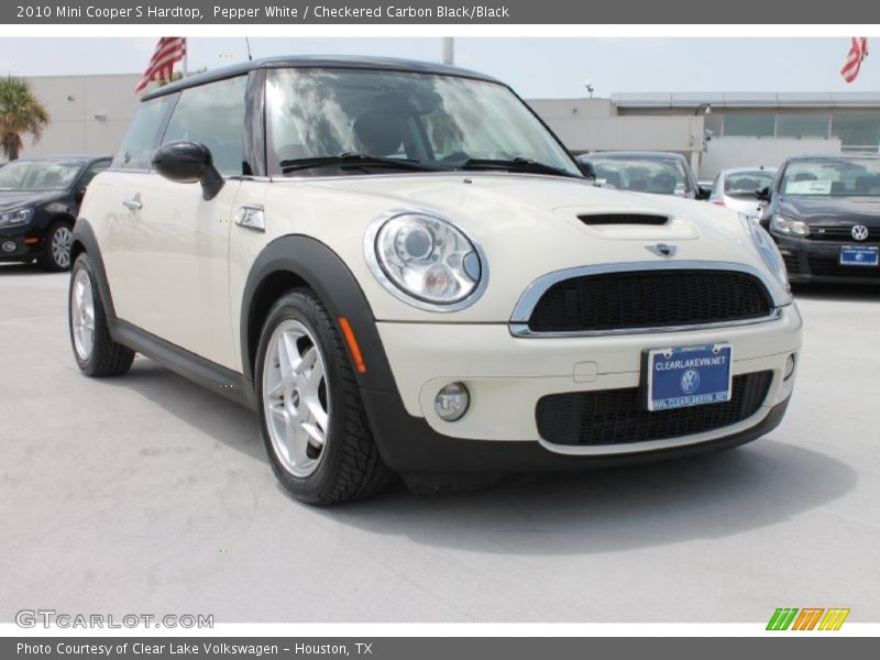 Pepper White / Checkered Carbon Black/Black 2010 Mini Cooper S Hardtop
