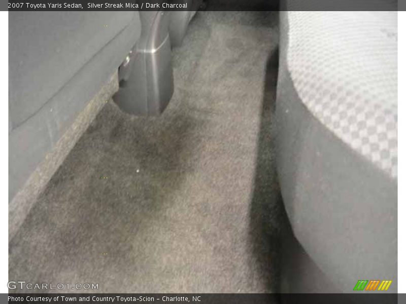 Silver Streak Mica / Dark Charcoal 2007 Toyota Yaris Sedan