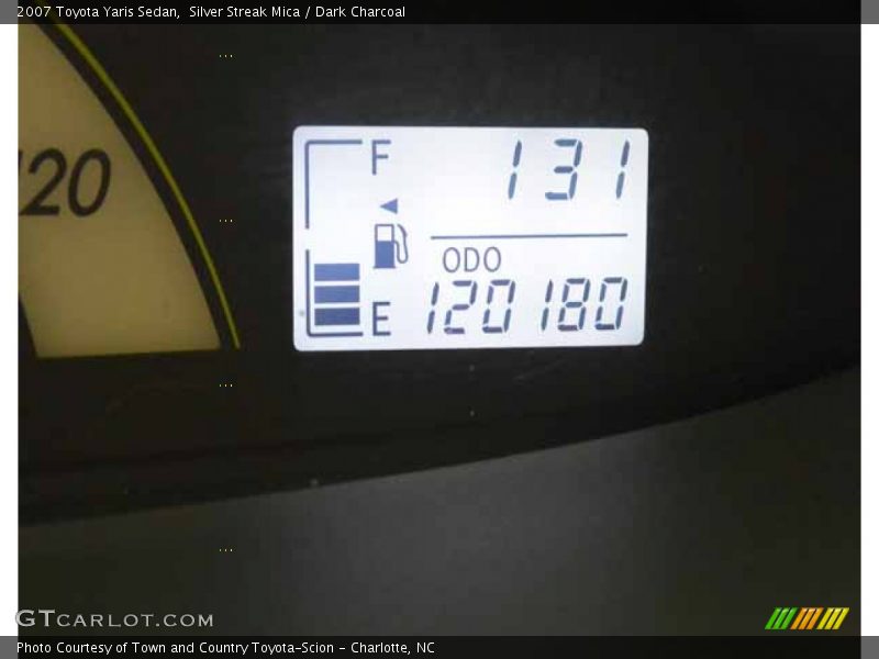 Silver Streak Mica / Dark Charcoal 2007 Toyota Yaris Sedan