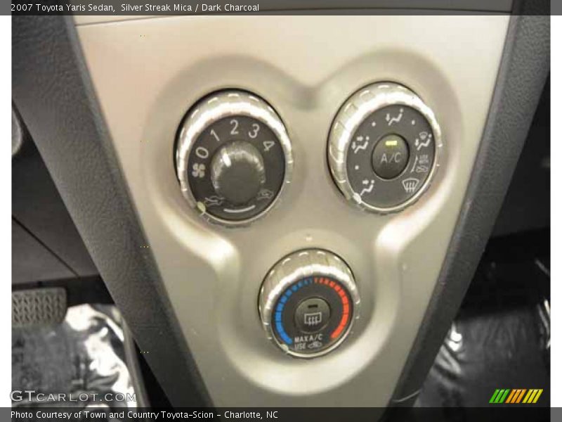 Silver Streak Mica / Dark Charcoal 2007 Toyota Yaris Sedan