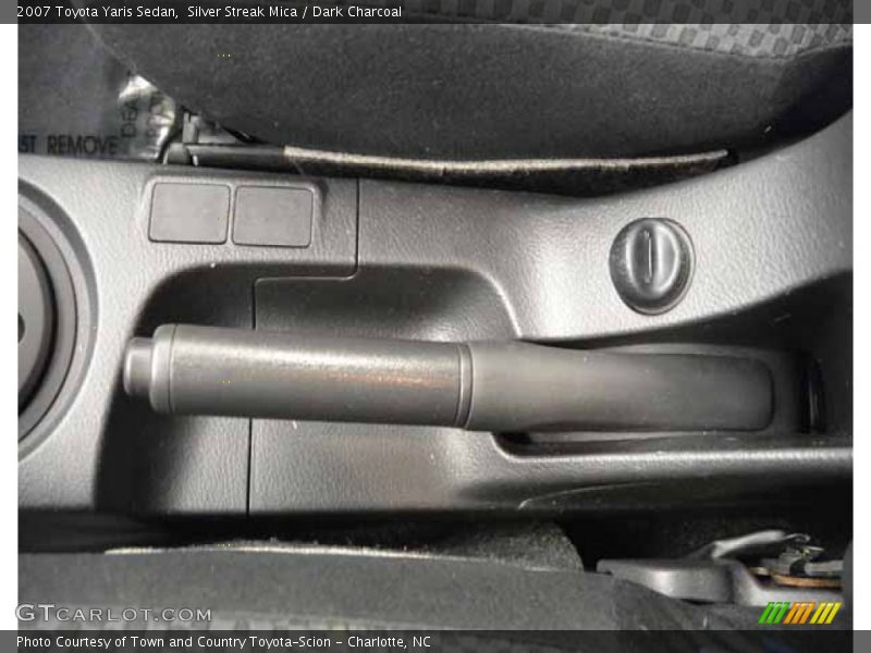 Silver Streak Mica / Dark Charcoal 2007 Toyota Yaris Sedan