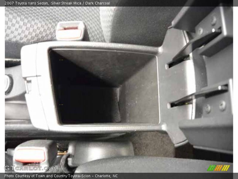 Silver Streak Mica / Dark Charcoal 2007 Toyota Yaris Sedan