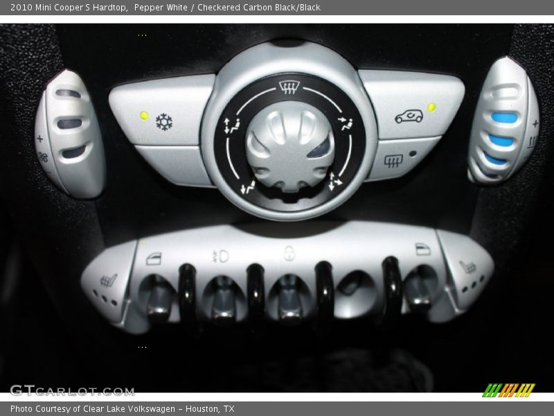 Pepper White / Checkered Carbon Black/Black 2010 Mini Cooper S Hardtop