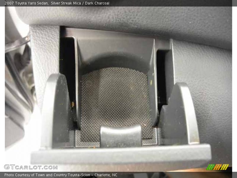 Silver Streak Mica / Dark Charcoal 2007 Toyota Yaris Sedan