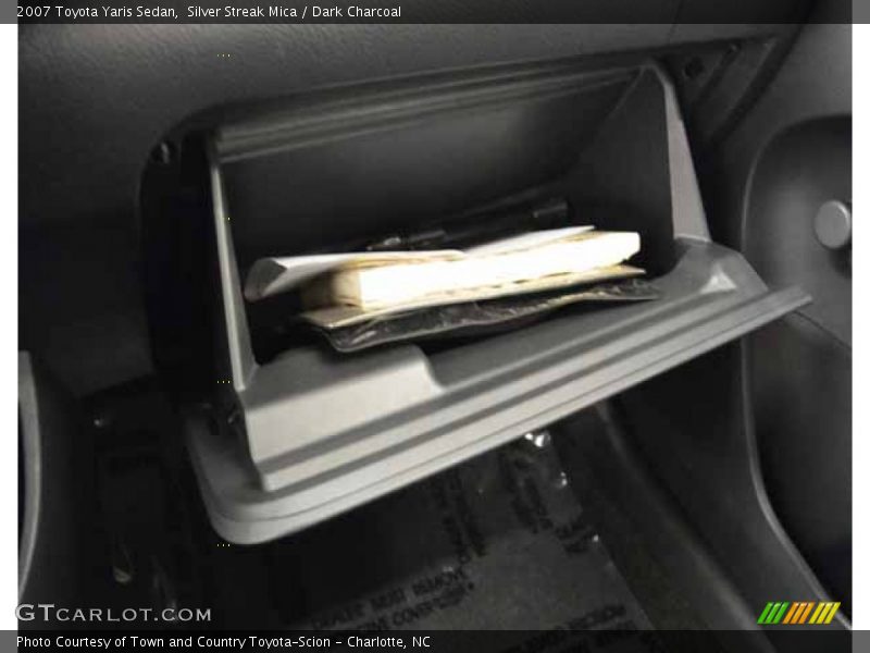 Silver Streak Mica / Dark Charcoal 2007 Toyota Yaris Sedan